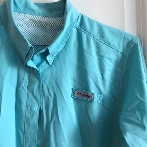 Women’s Columbia fishing shirt